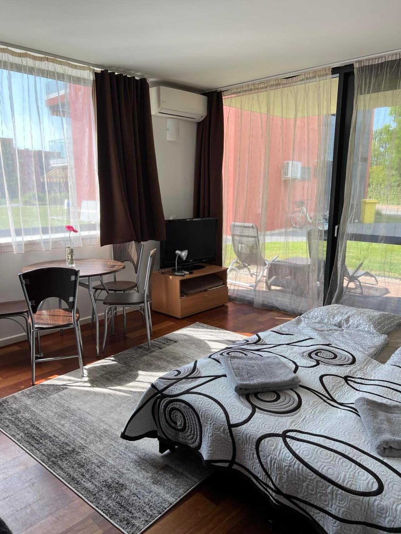 Bavaria Club Apartman Balatonlelle Esterno foto