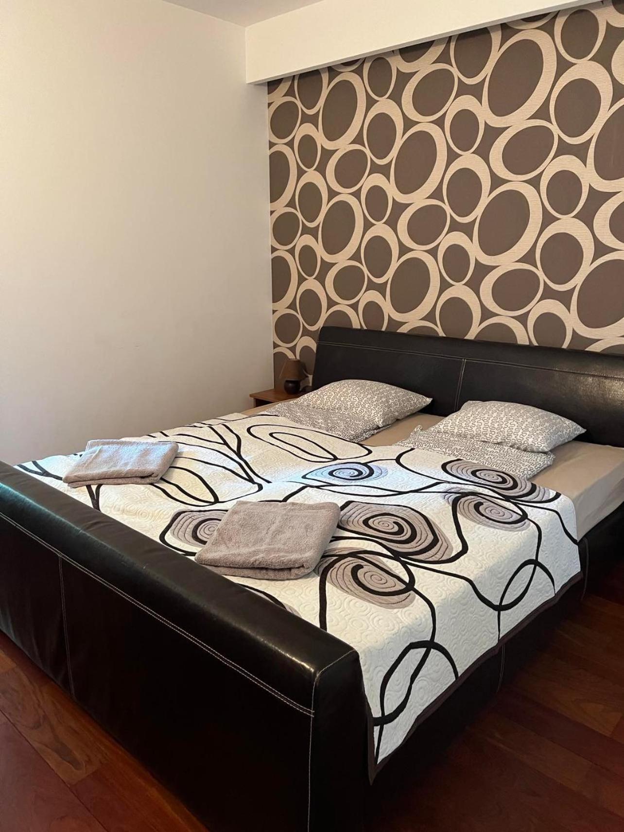 Bavaria Club Apartman Balatonlelle Esterno foto