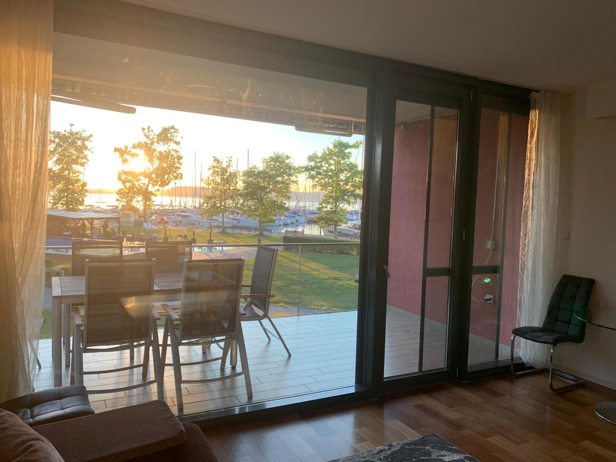 Bavaria Club Apartman Balatonlelle Esterno foto