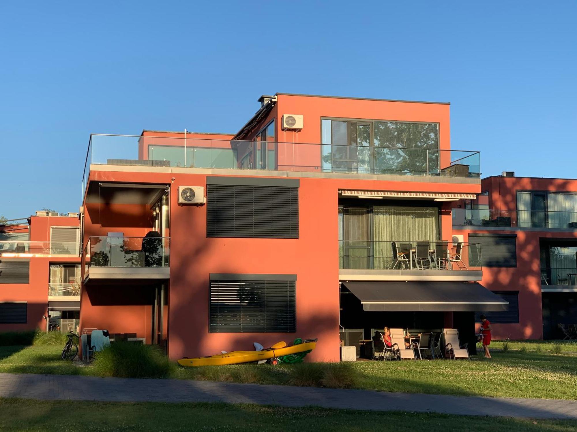 Bavaria Club Apartman Balatonlelle Esterno foto