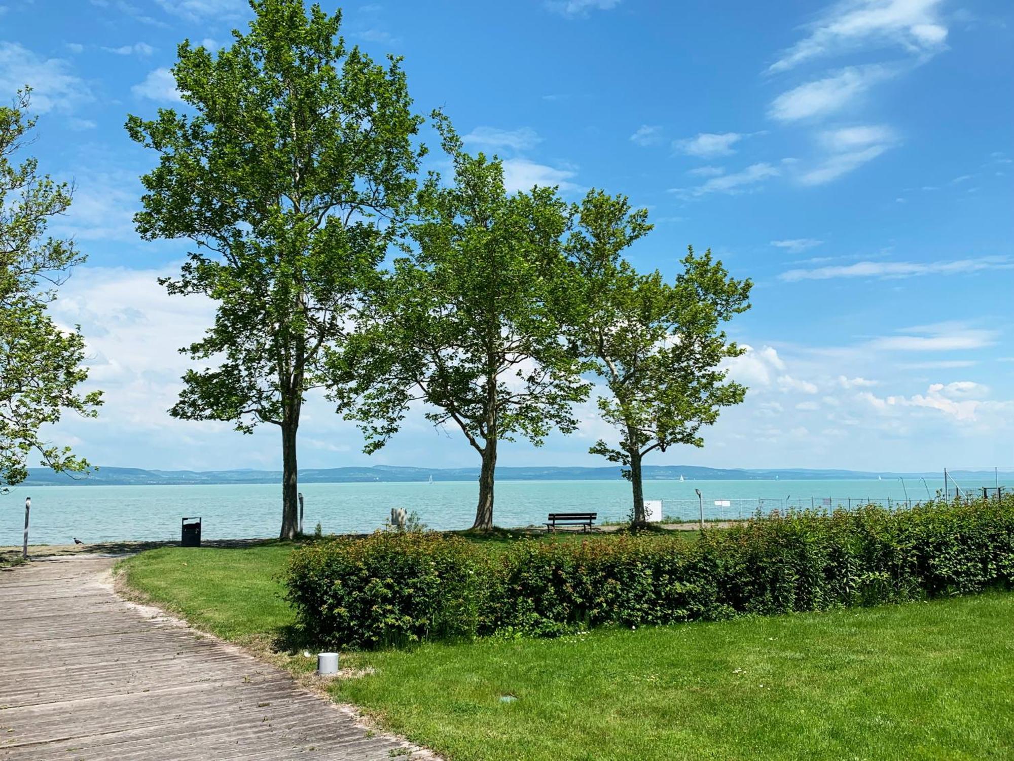 Bavaria Club Apartman Balatonlelle Esterno foto
